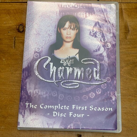 Charmed (The Original 90s) - The Complete First Season on DVD - Picture 7 of 14